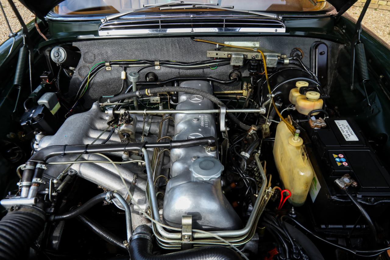 1969 Mercedes - Benz Mercedes Benz 280 SE Cabriolet &ldquo;Dunkeloliv or Dark Olive&rdquo;