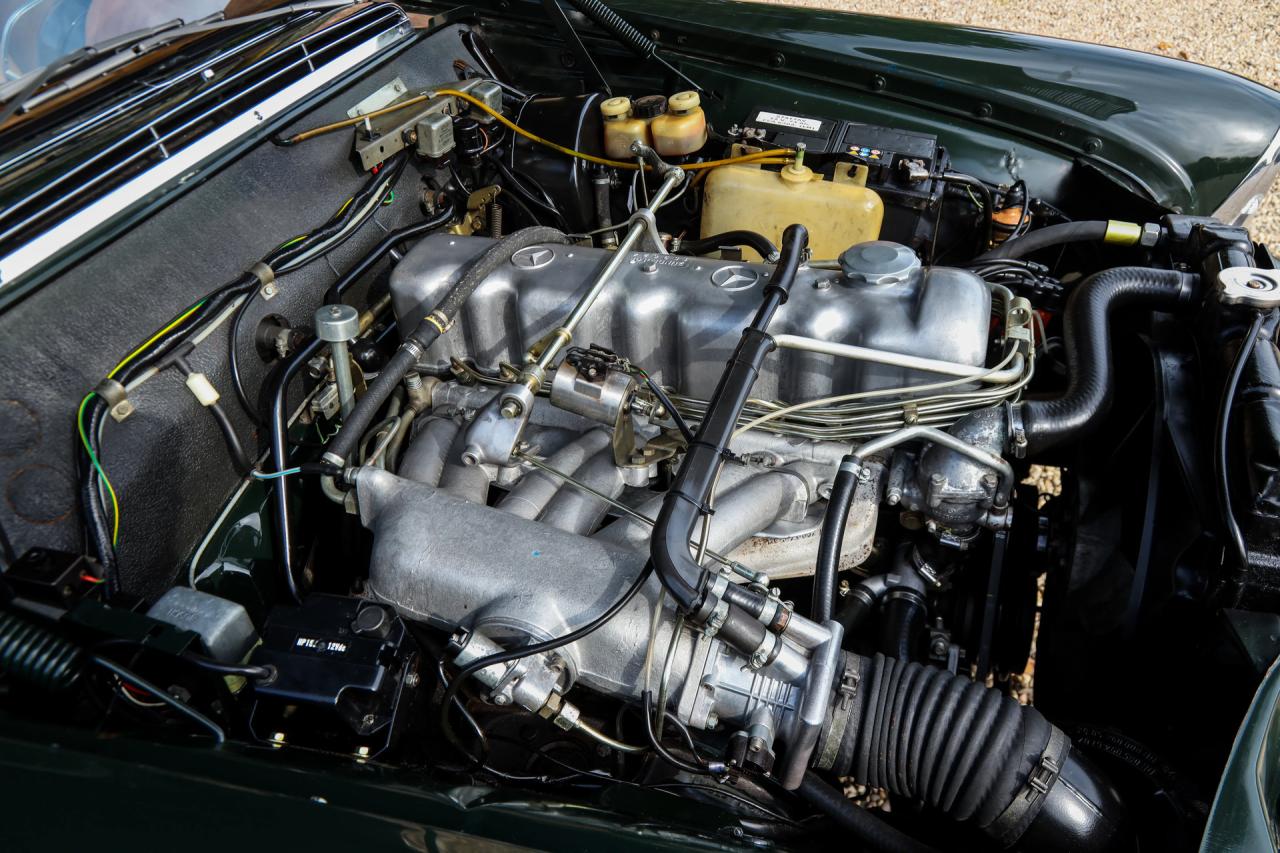 1969 Mercedes - Benz Mercedes Benz 280 SE Cabriolet &ldquo;Dunkeloliv or Dark Olive&rdquo;