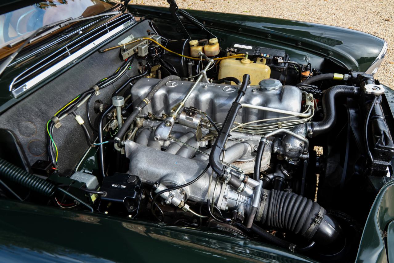 1969 Mercedes - Benz Mercedes Benz 280 SE Cabriolet &ldquo;Dunkeloliv or Dark Olive&rdquo;