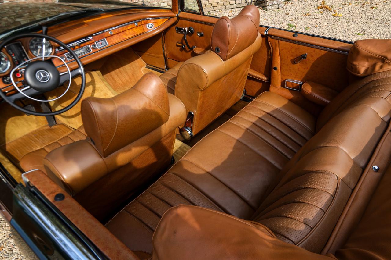 1969 Mercedes - Benz Mercedes Benz 280 SE Cabriolet &ldquo;Dunkeloliv or Dark Olive&rdquo;