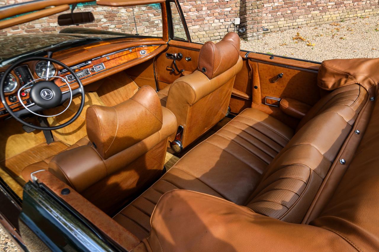 1969 Mercedes - Benz Mercedes Benz 280 SE Cabriolet &ldquo;Dunkeloliv or Dark Olive&rdquo;