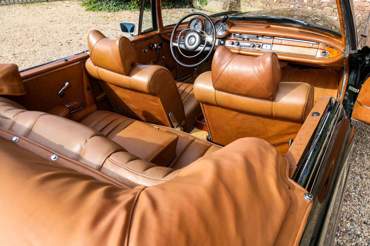 1969 Mercedes - Benz Mercedes Benz 280 SE Cabriolet &ldquo;Dunkeloliv or Dark Olive&rdquo;