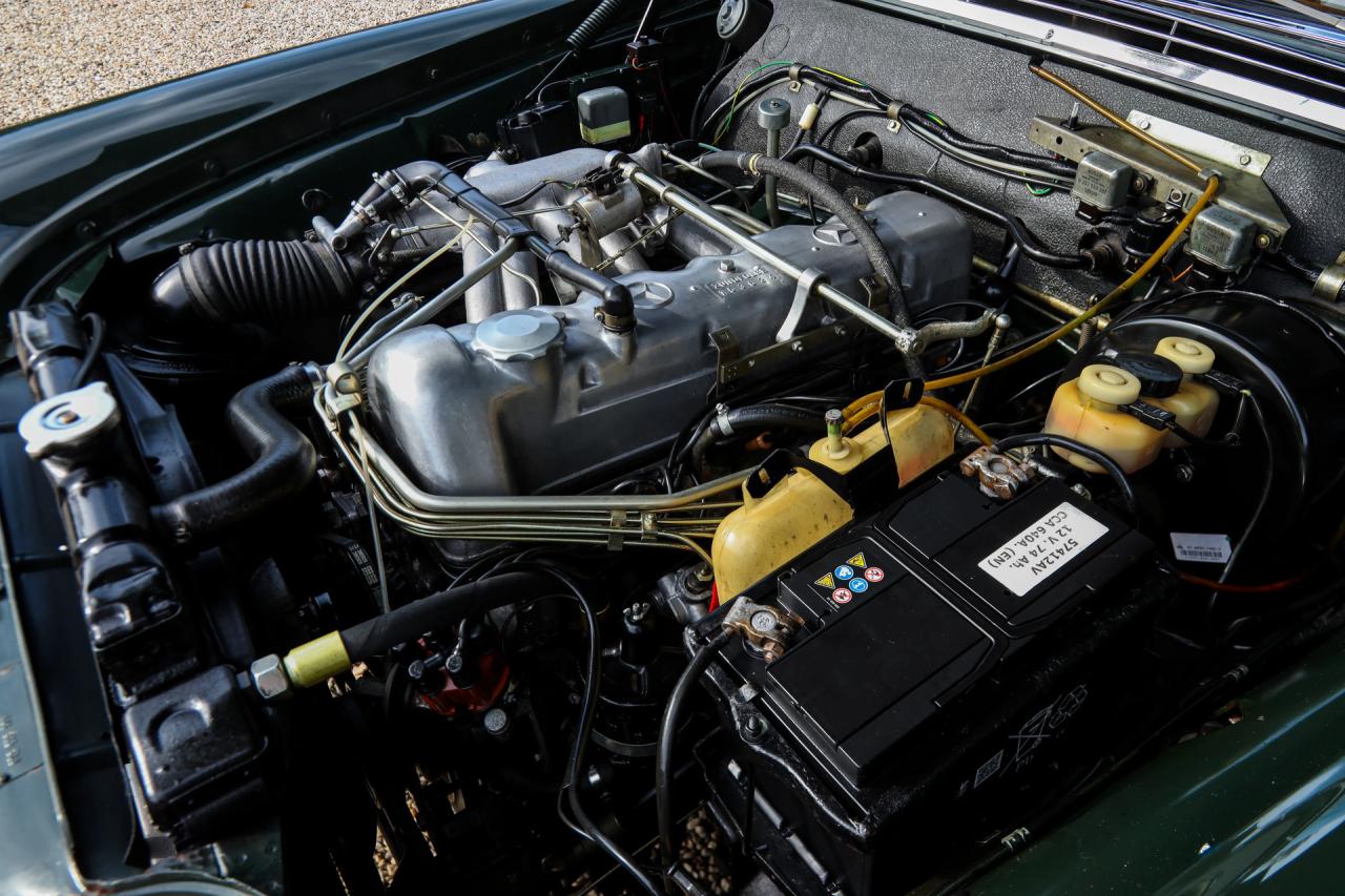 1969 Mercedes - Benz Mercedes Benz 280 SE Cabriolet &ldquo;Dunkeloliv or Dark Olive&rdquo;