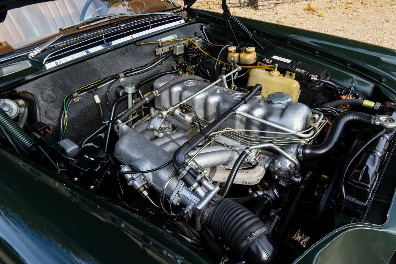 1969 Mercedes - Benz Mercedes Benz 280 SE Cabriolet &ldquo;Dunkeloliv or Dark Olive&rdquo;