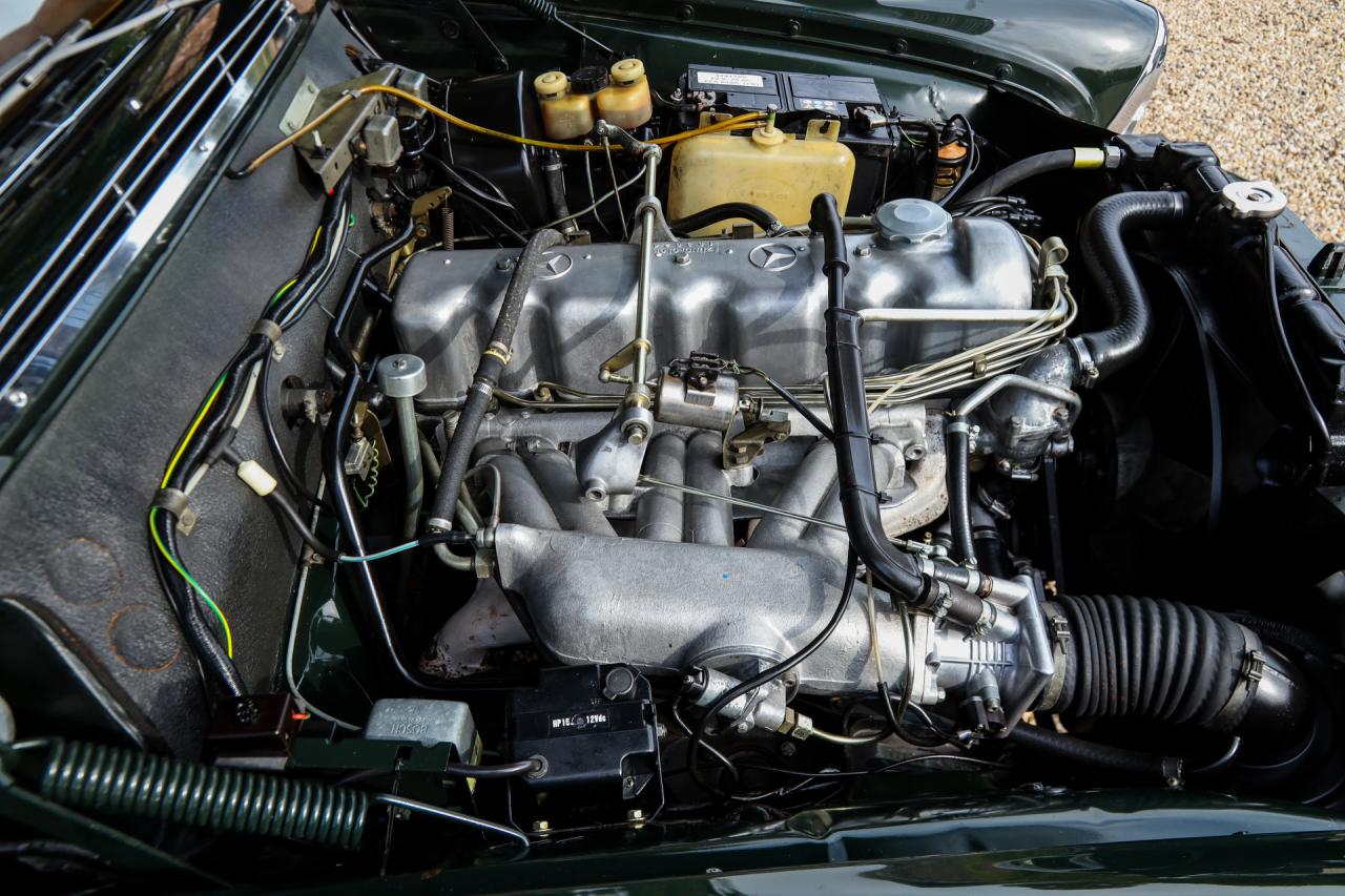 1969 Mercedes - Benz Mercedes Benz 280 SE Cabriolet &ldquo;Dunkeloliv or Dark Olive&rdquo;