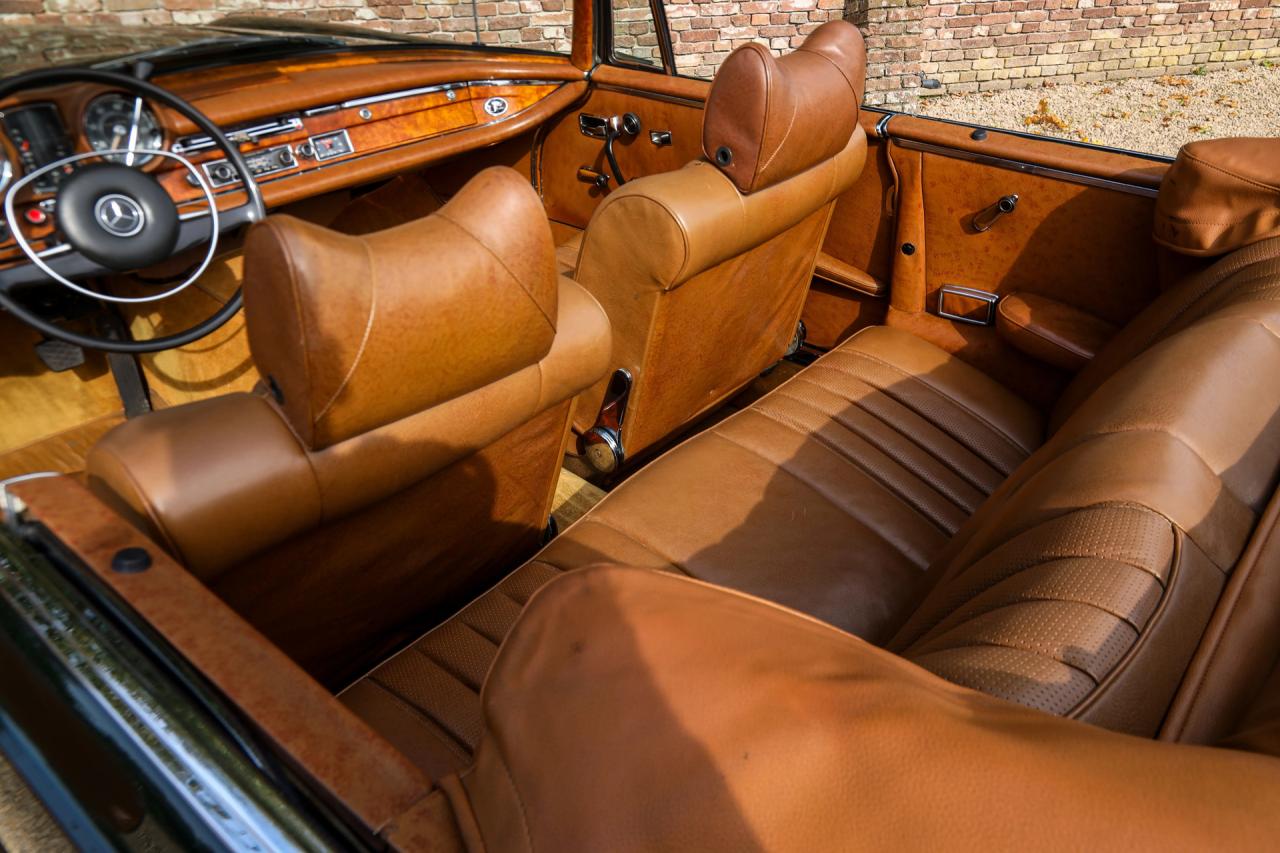 1969 Mercedes - Benz Mercedes Benz 280 SE Cabriolet &ldquo;Dunkeloliv or Dark Olive&rdquo;