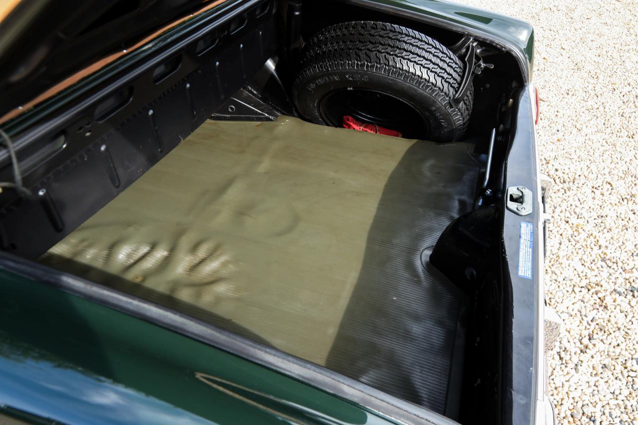1969 Mercedes - Benz Mercedes Benz 280 SE Cabriolet &ldquo;Dunkeloliv or Dark Olive&rdquo;