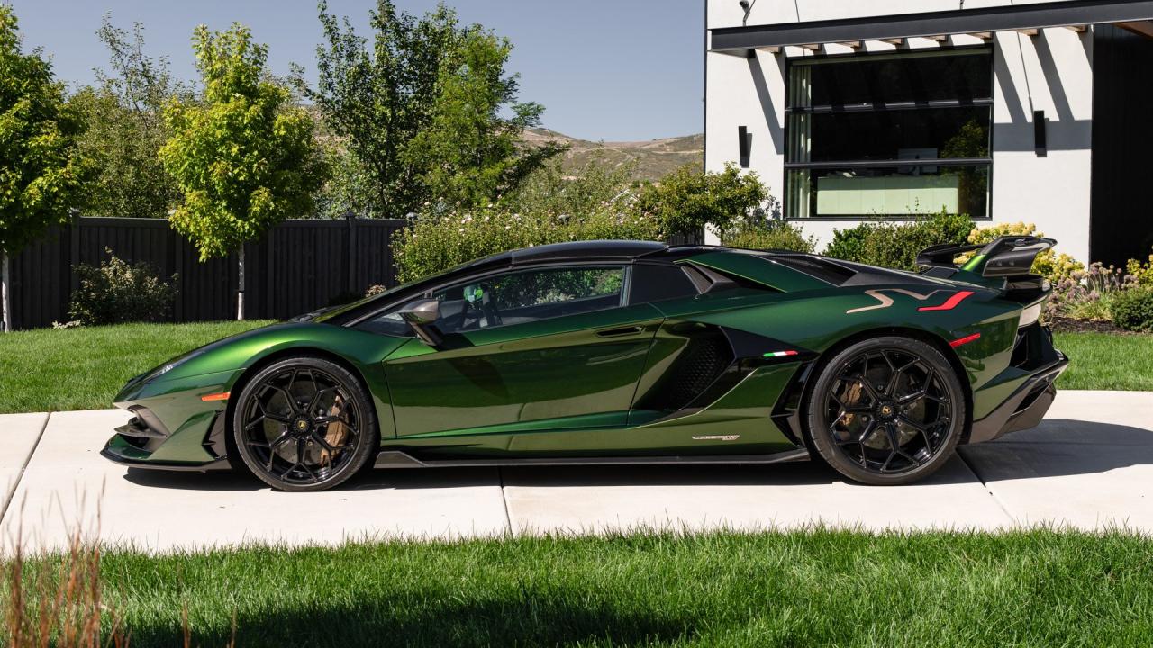 2021 Lamborghini Aventador SVJ Roadster