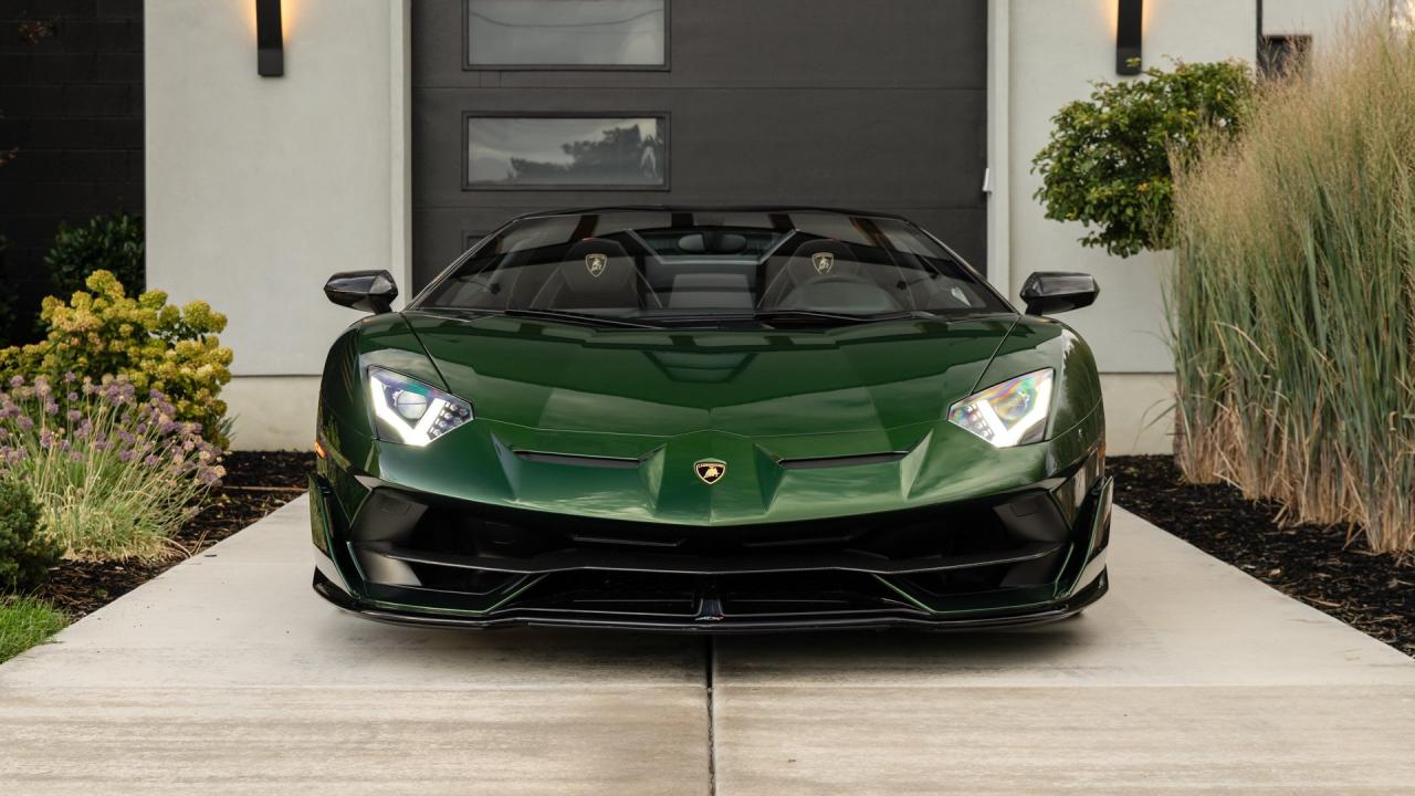 2021 Lamborghini Aventador SVJ Roadster