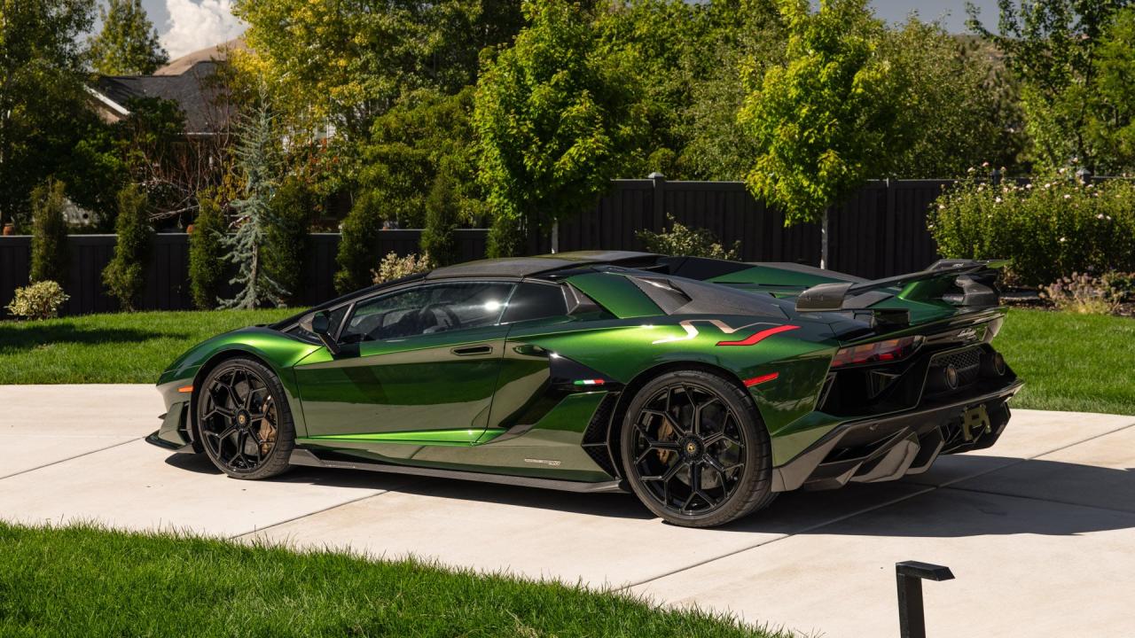 2021 Lamborghini Aventador SVJ Roadster