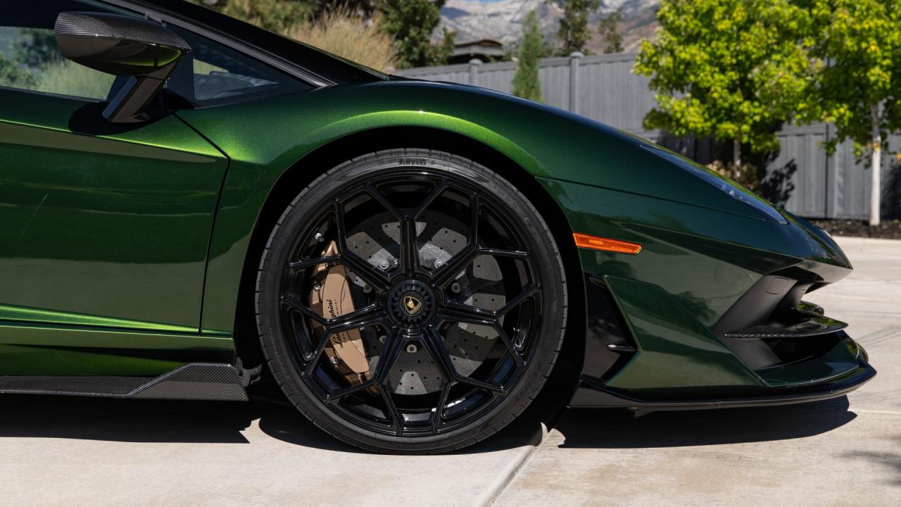 2021 Lamborghini Aventador SVJ Roadster