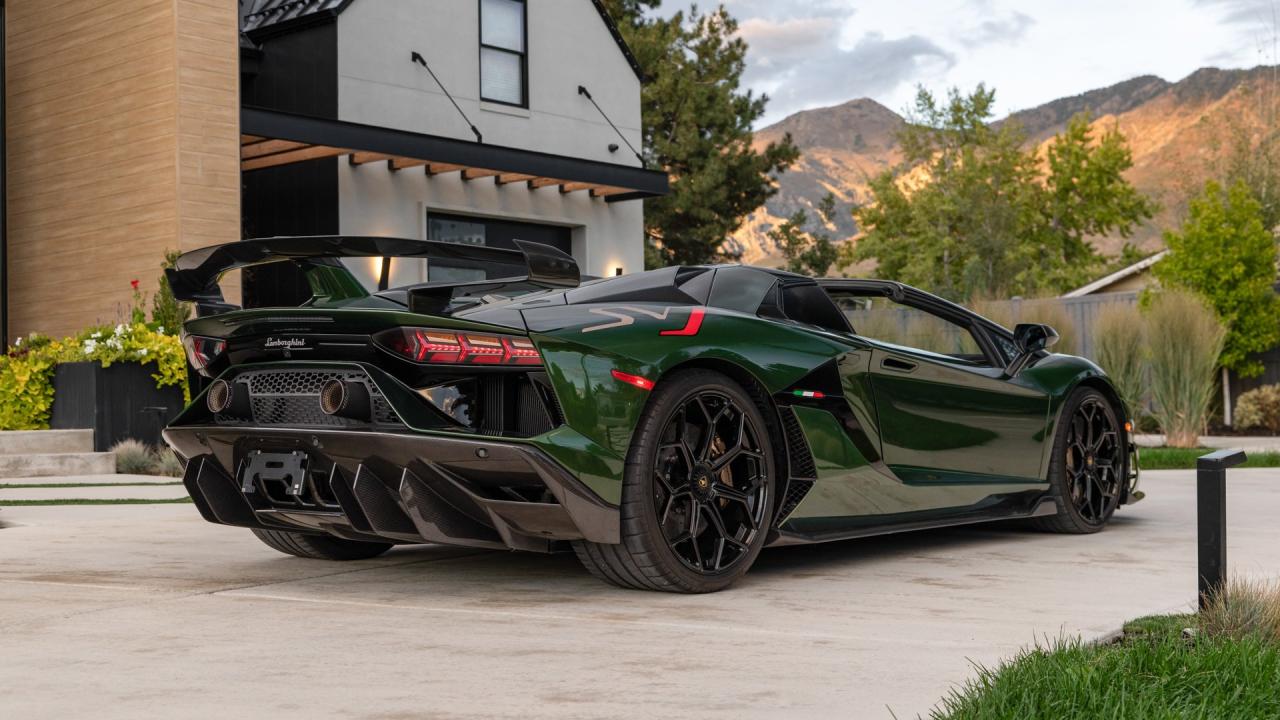 2021 Lamborghini Aventador SVJ Roadster