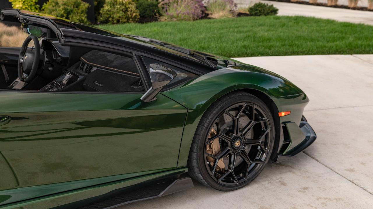 2021 Lamborghini Aventador SVJ Roadster
