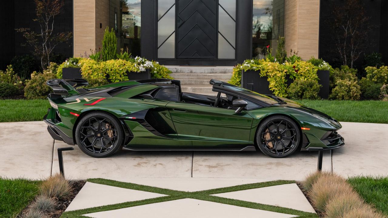 2021 Lamborghini Aventador SVJ Roadster