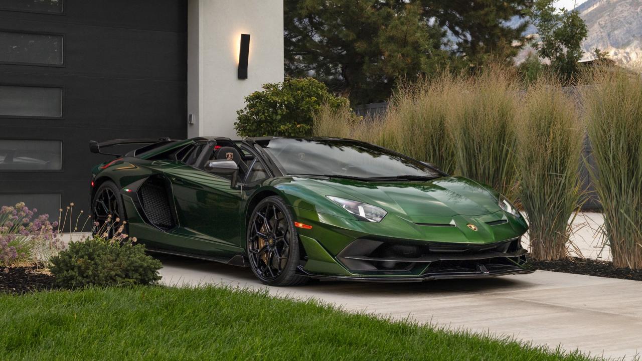 2021 Lamborghini Aventador SVJ Roadster