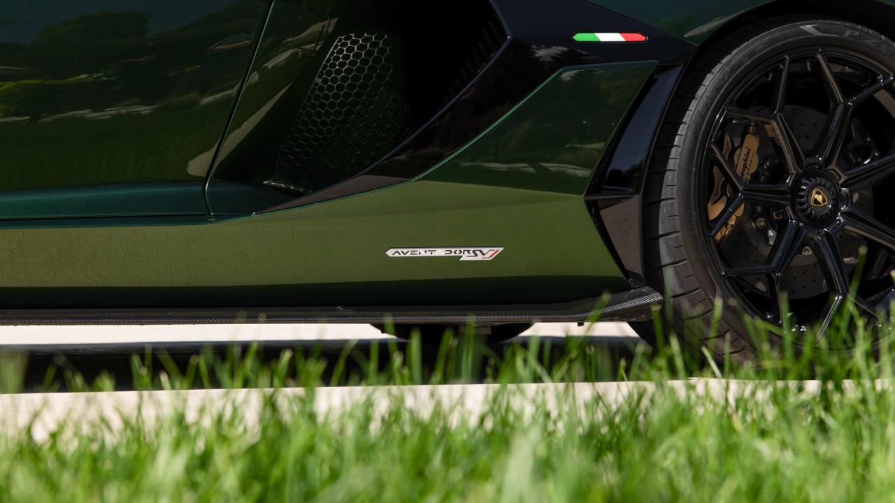 2021 Lamborghini Aventador SVJ Roadster