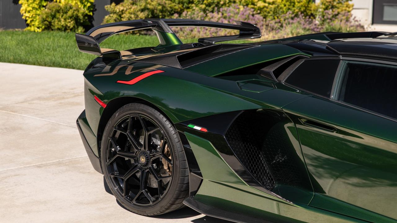2021 Lamborghini Aventador SVJ Roadster