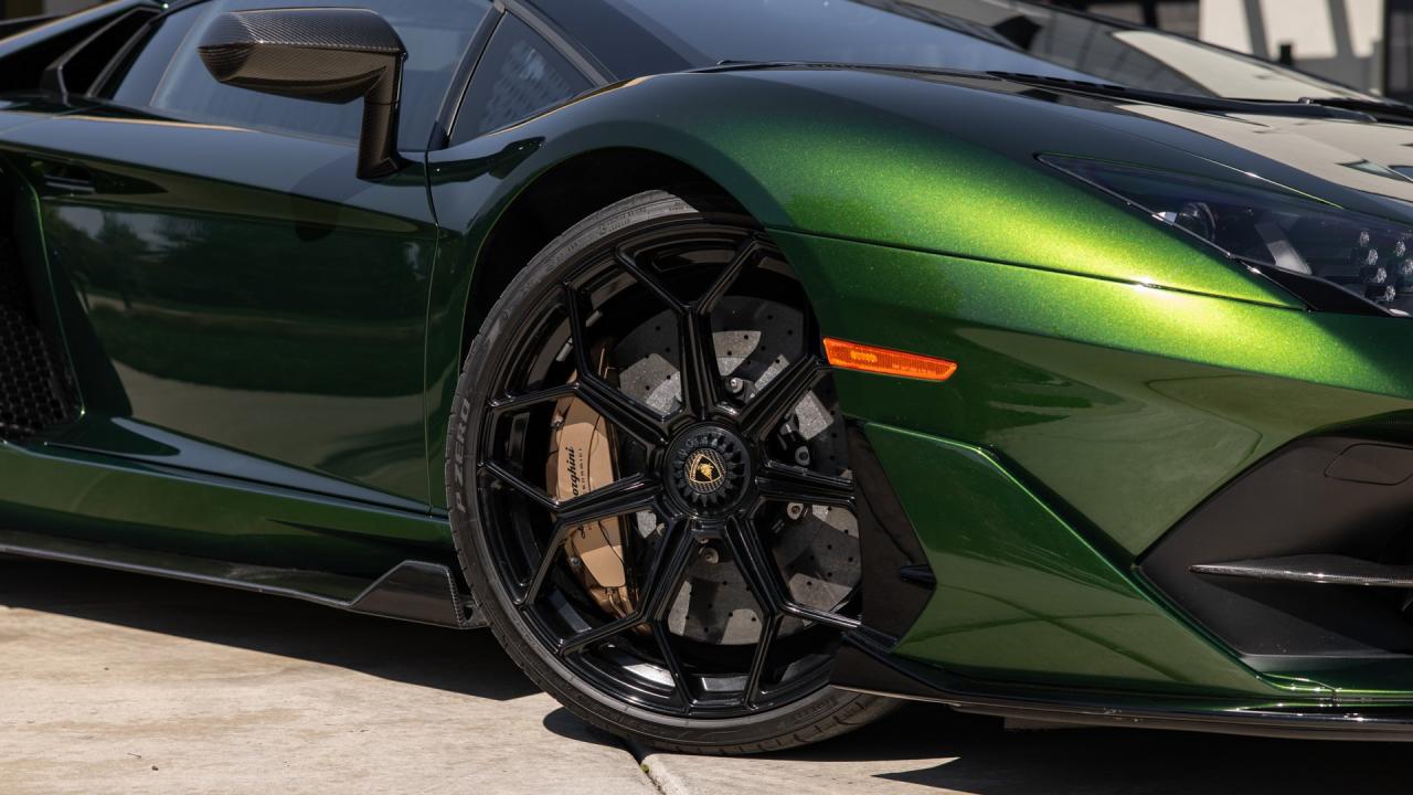 2021 Lamborghini Aventador SVJ Roadster