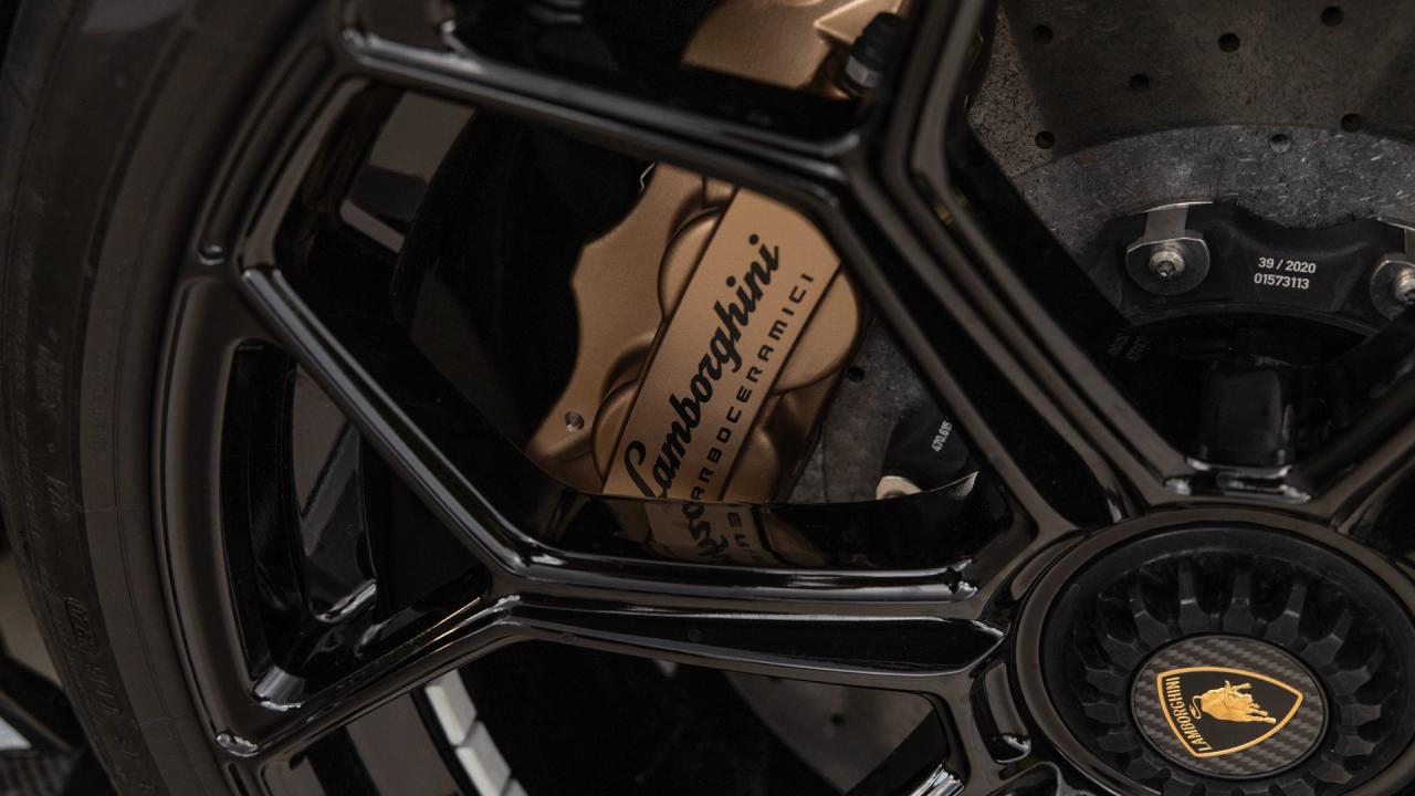 2021 Lamborghini Aventador SVJ Roadster