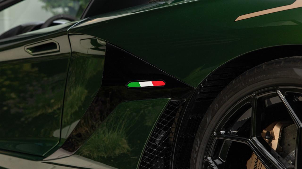 2021 Lamborghini Aventador SVJ Roadster
