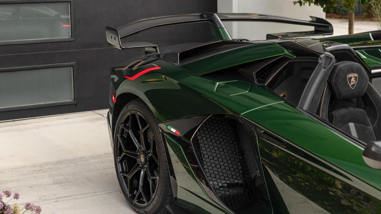 2021 Lamborghini Aventador SVJ Roadster