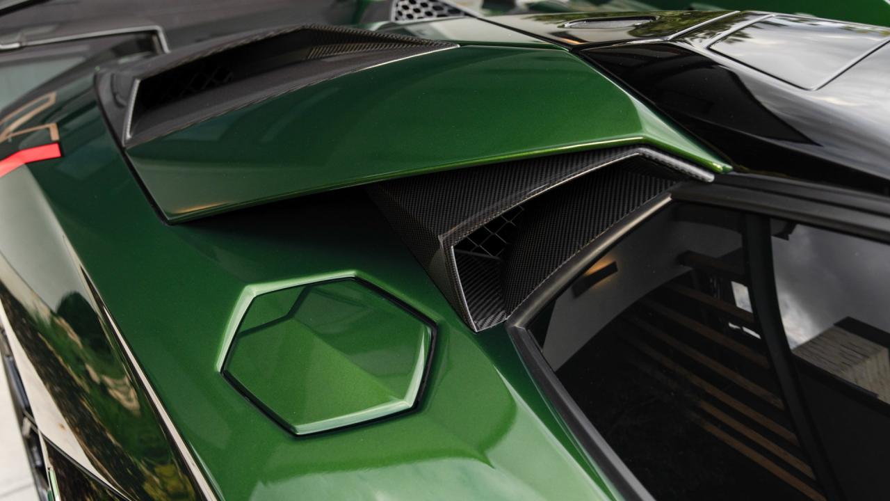 2021 Lamborghini Aventador SVJ Roadster