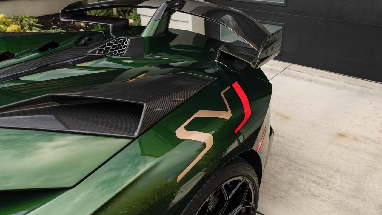 2021 Lamborghini Aventador SVJ Roadster