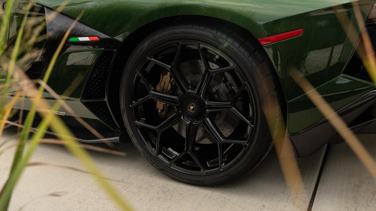 2021 Lamborghini Aventador SVJ Roadster