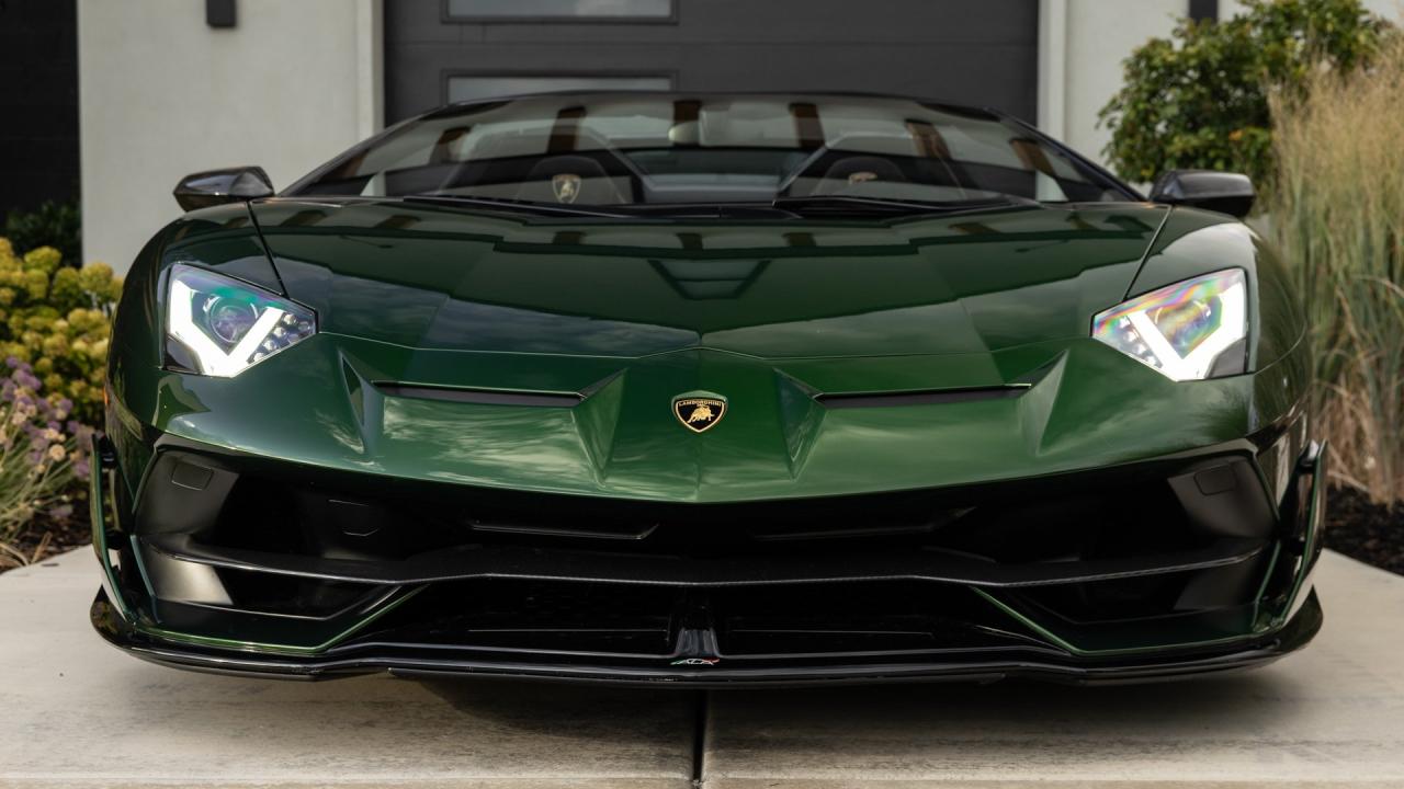 2021 Lamborghini Aventador SVJ Roadster