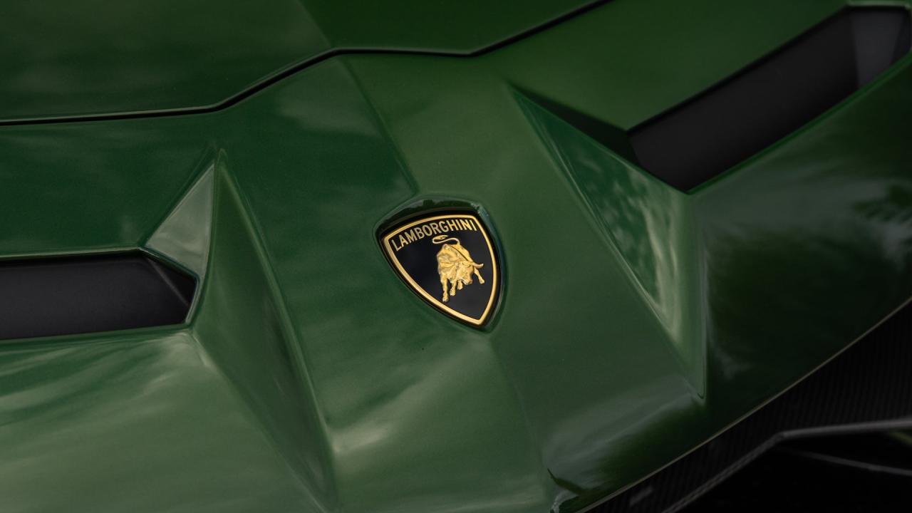 2021 Lamborghini Aventador SVJ Roadster