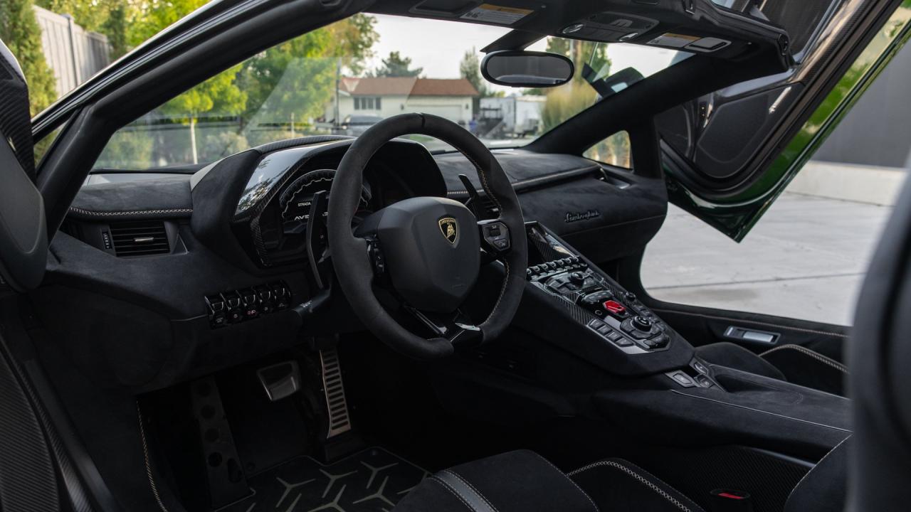 2021 Lamborghini Aventador SVJ Roadster