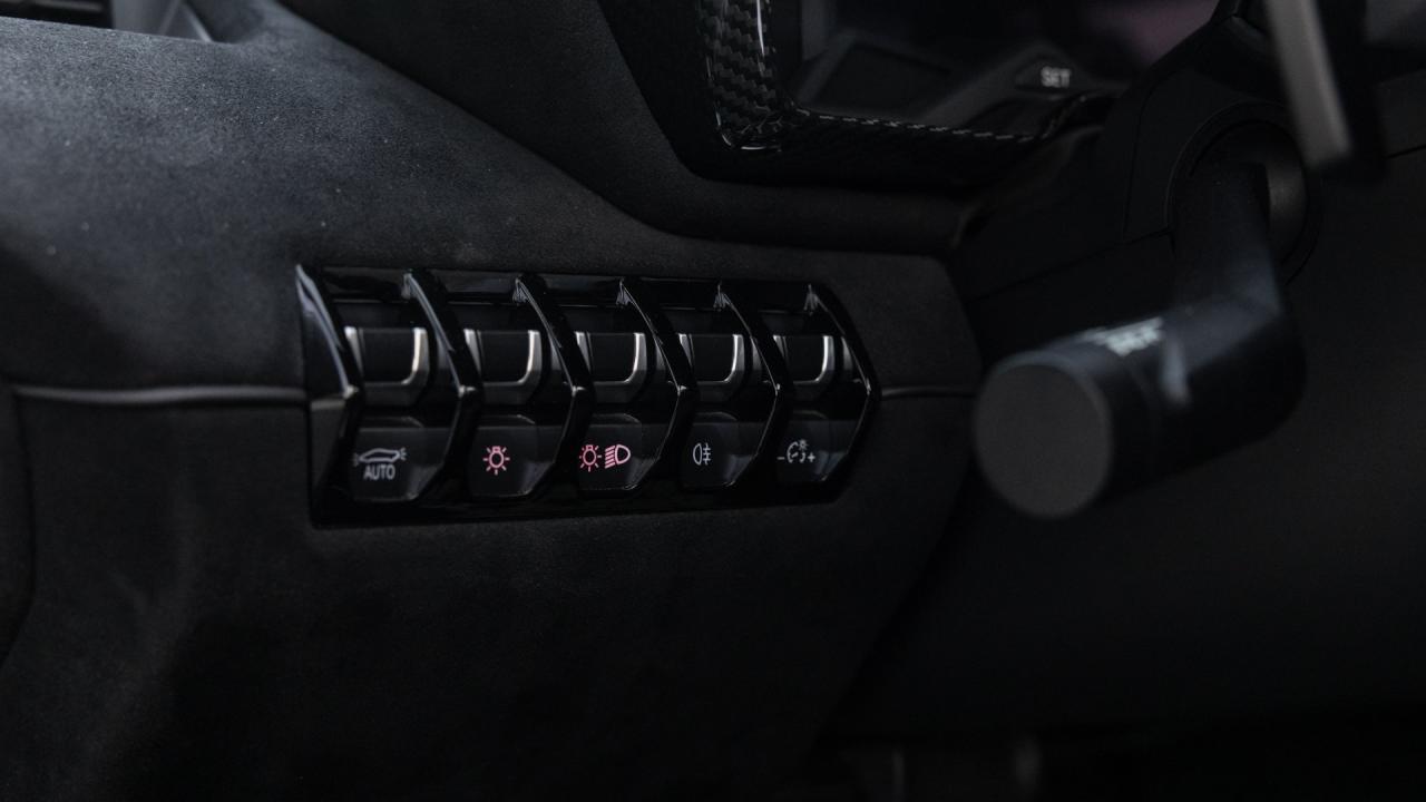 2021 Lamborghini Aventador SVJ Roadster