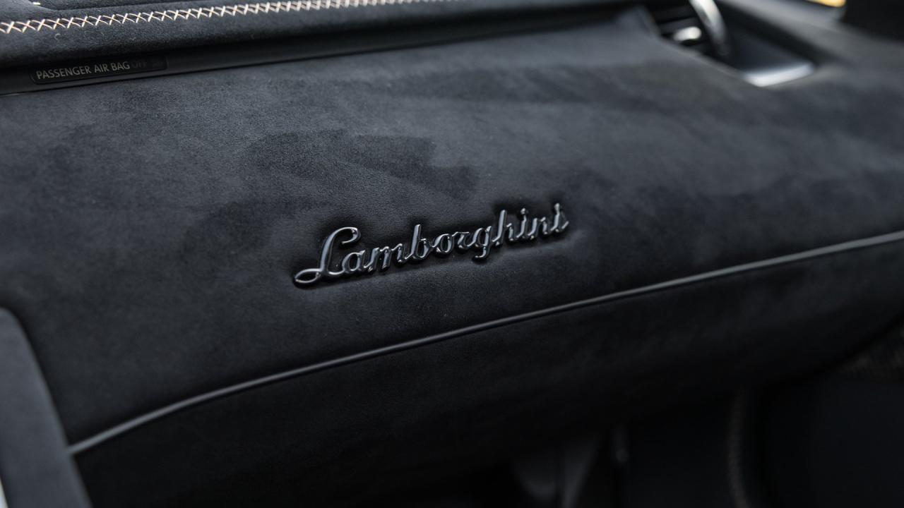 2021 Lamborghini Aventador SVJ Roadster