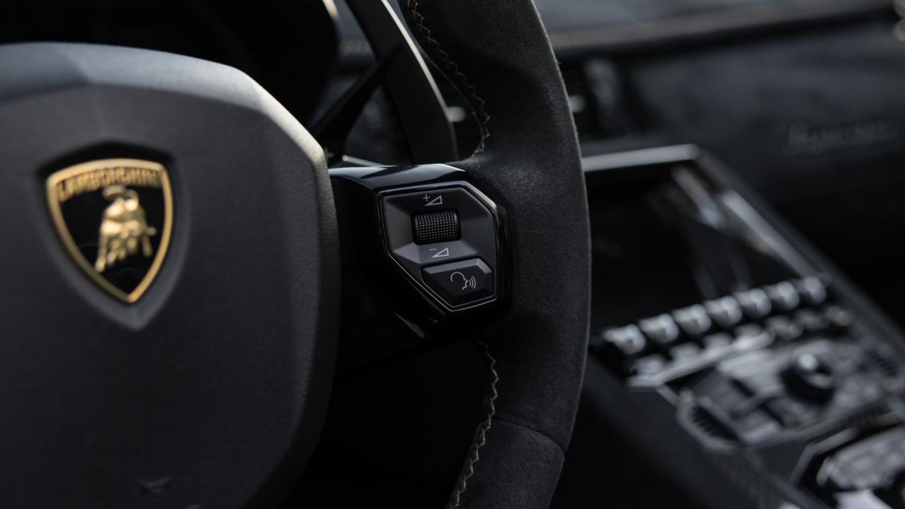 2021 Lamborghini Aventador SVJ Roadster