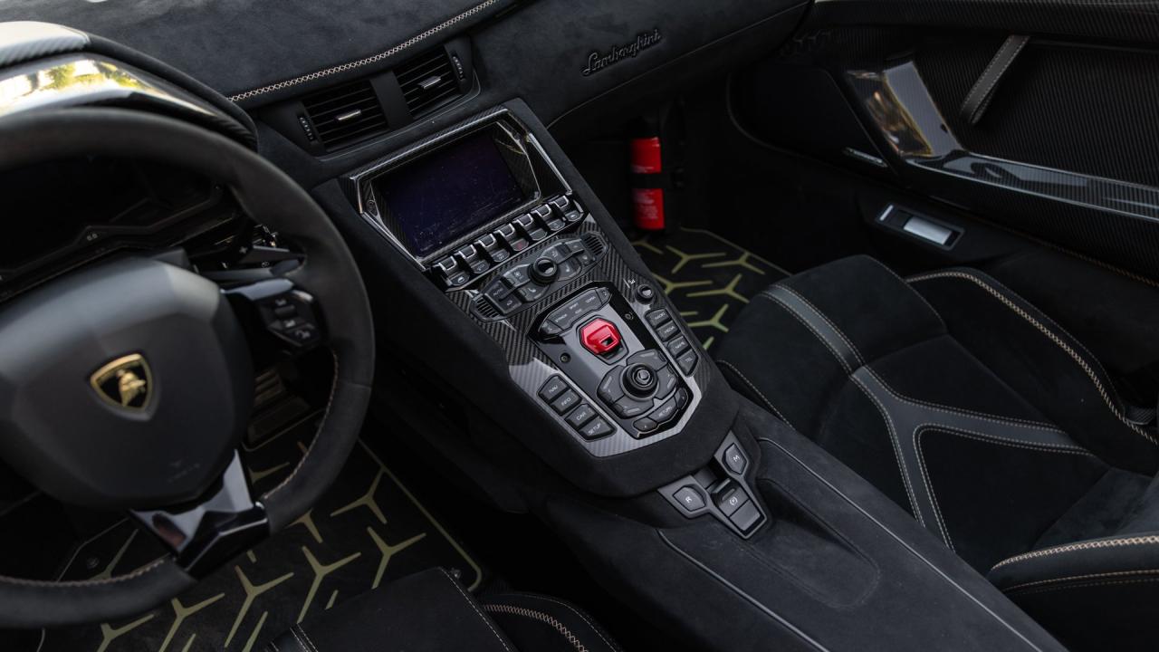 2021 Lamborghini Aventador SVJ Roadster