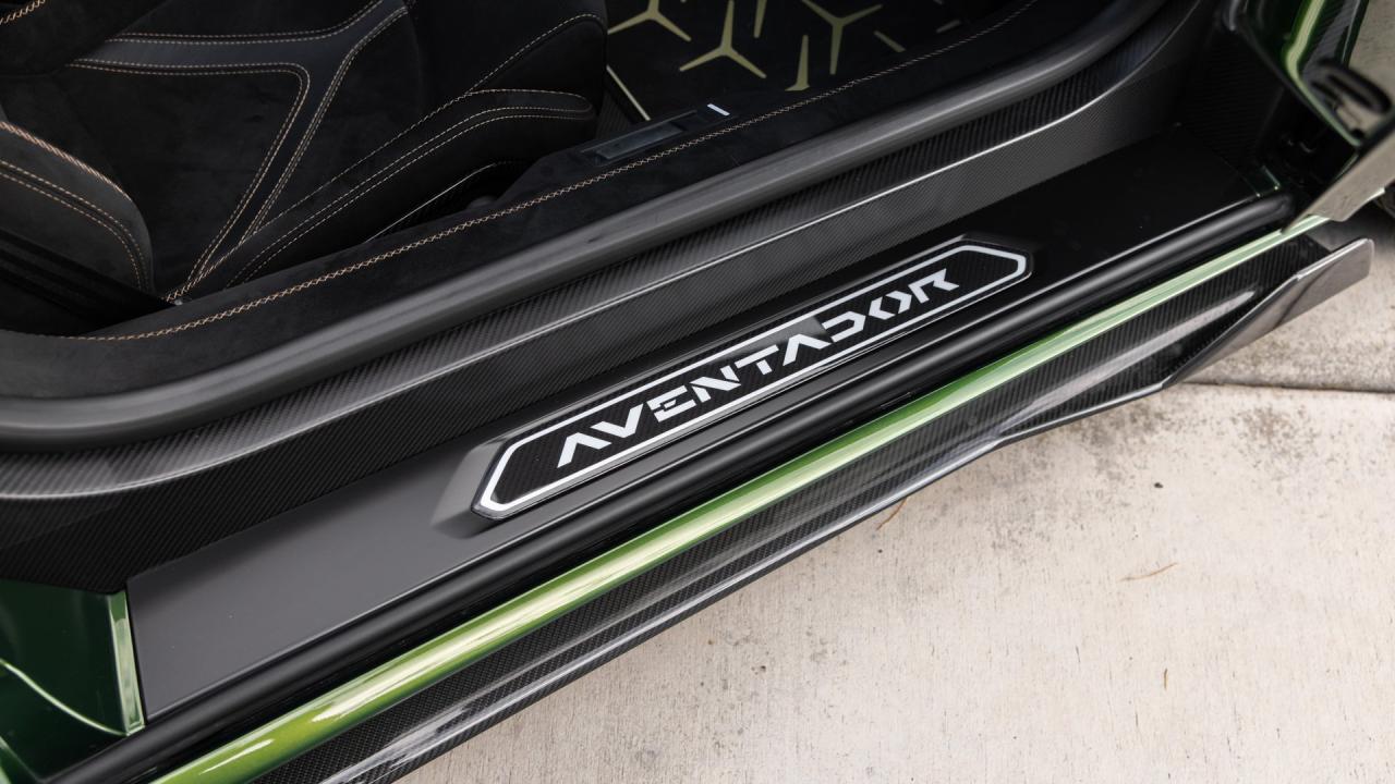2021 Lamborghini Aventador SVJ Roadster