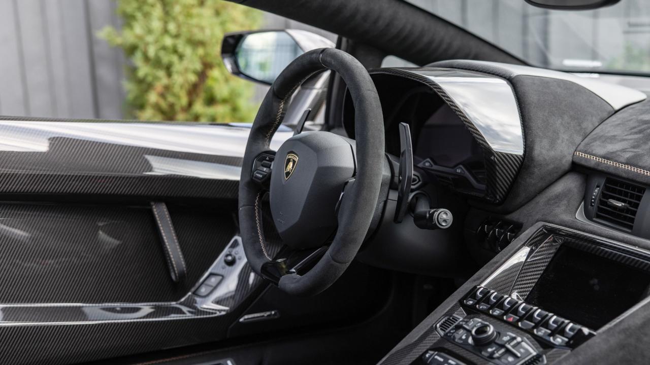 2021 Lamborghini Aventador SVJ Roadster