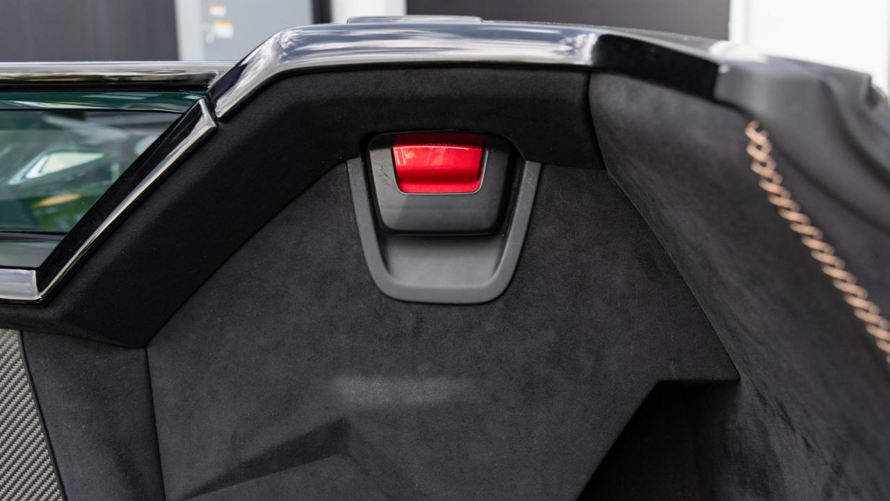 2021 Lamborghini Aventador SVJ Roadster