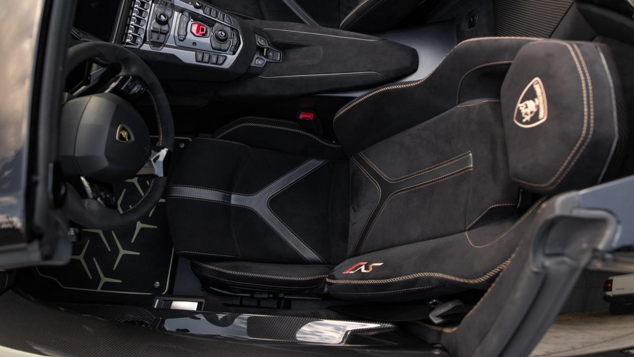 2021 Lamborghini Aventador SVJ Roadster