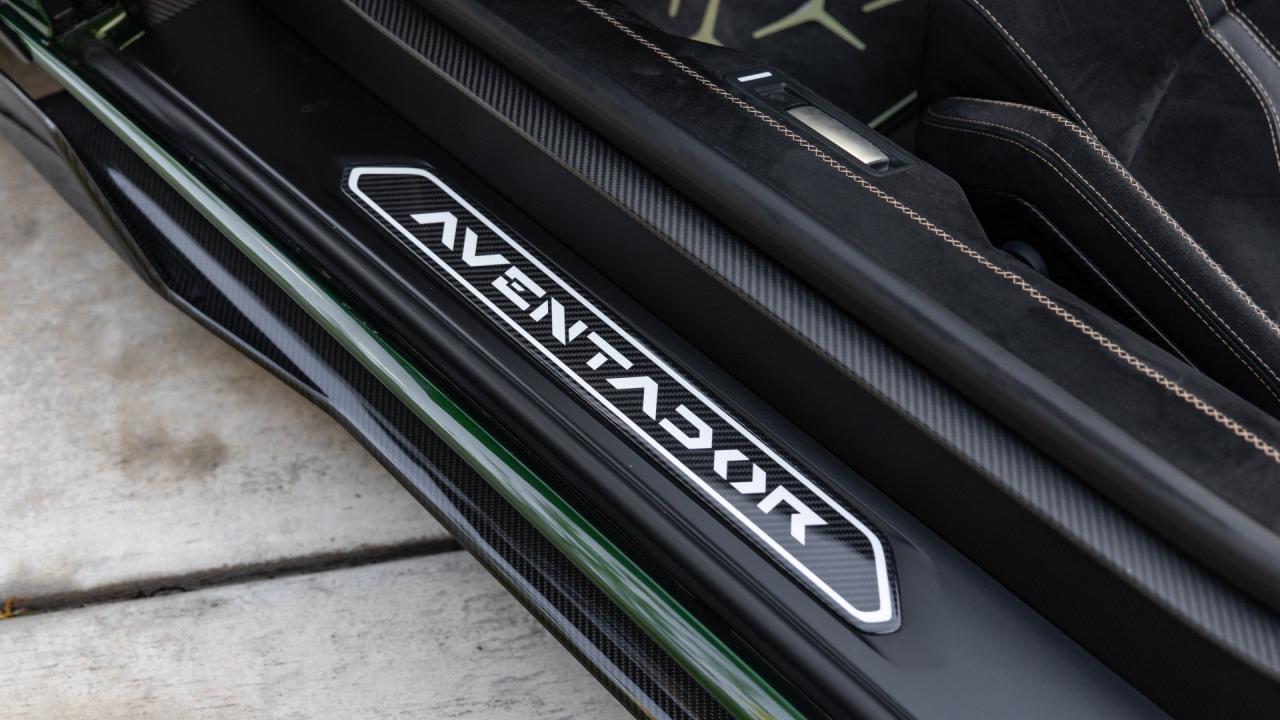 2021 Lamborghini Aventador SVJ Roadster