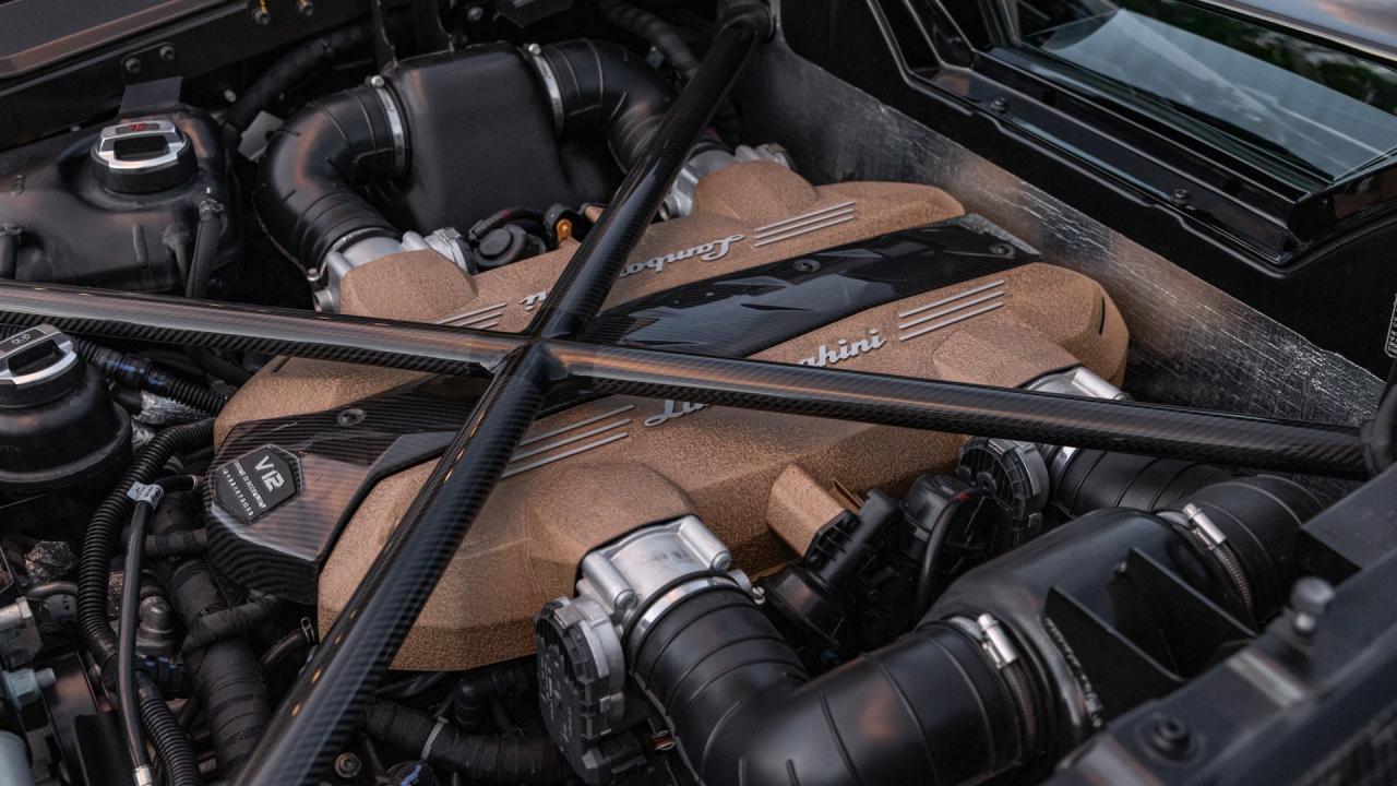 2021 Lamborghini Aventador SVJ Roadster