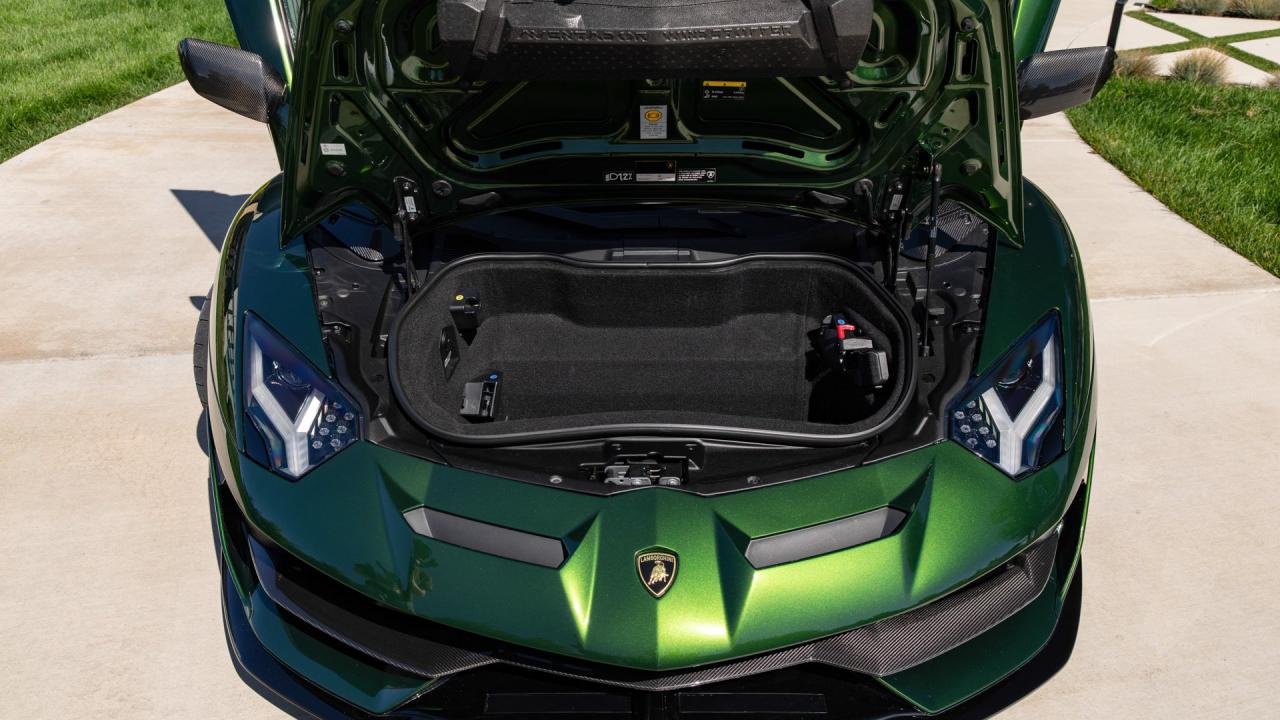 2021 Lamborghini Aventador SVJ Roadster