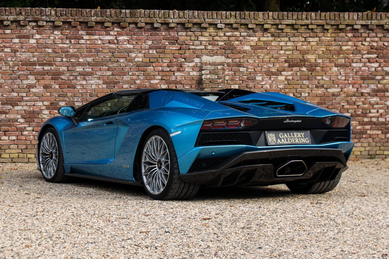 2018 Lamborghini Aventador S Roadster &ldquo;Blu Aegir over Bianco Polar&rdquo;