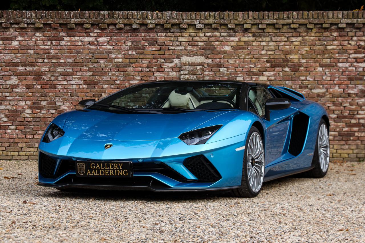 2018 Lamborghini Aventador S Roadster &ldquo;Blu Aegir over Bianco Polar&rdquo;