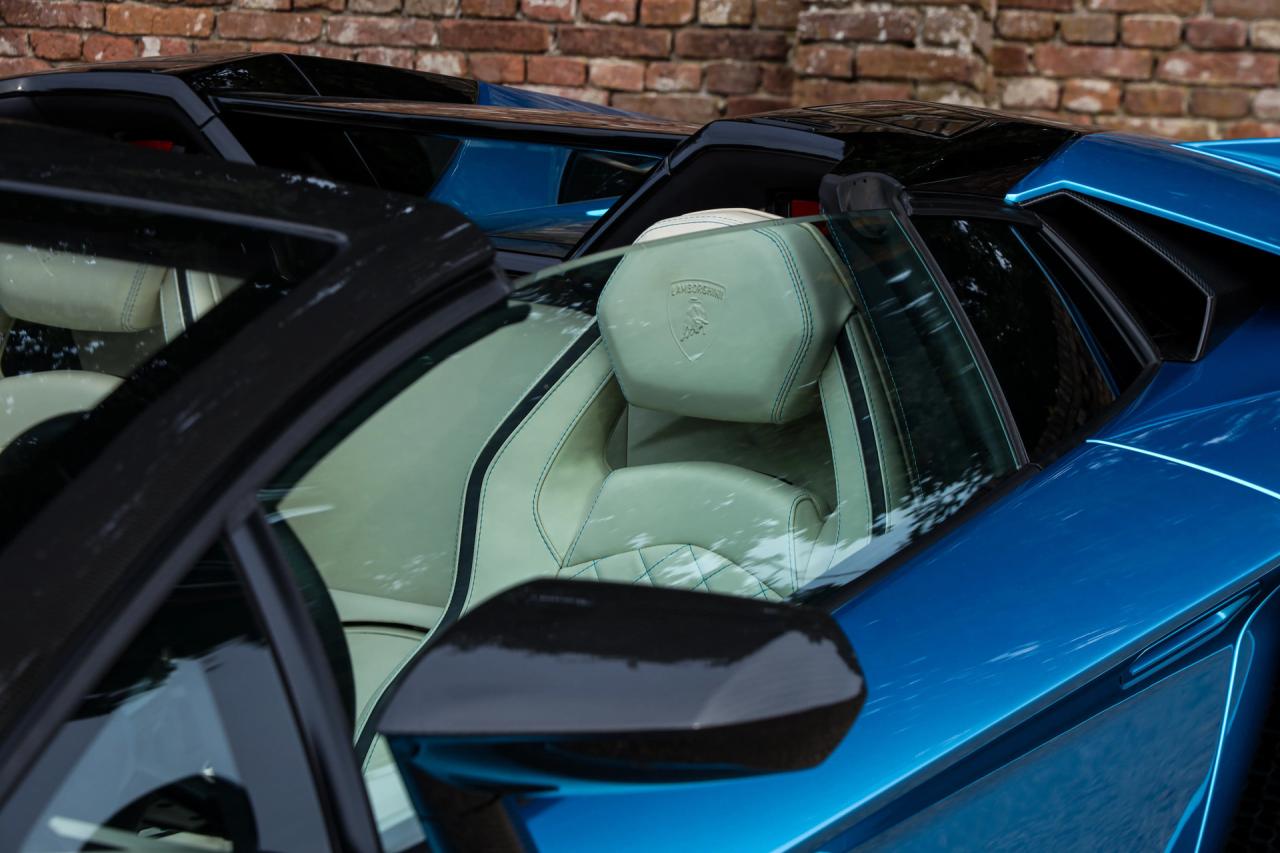 2018 Lamborghini Aventador S Roadster &ldquo;Blu Aegir over Bianco Polar&rdquo;