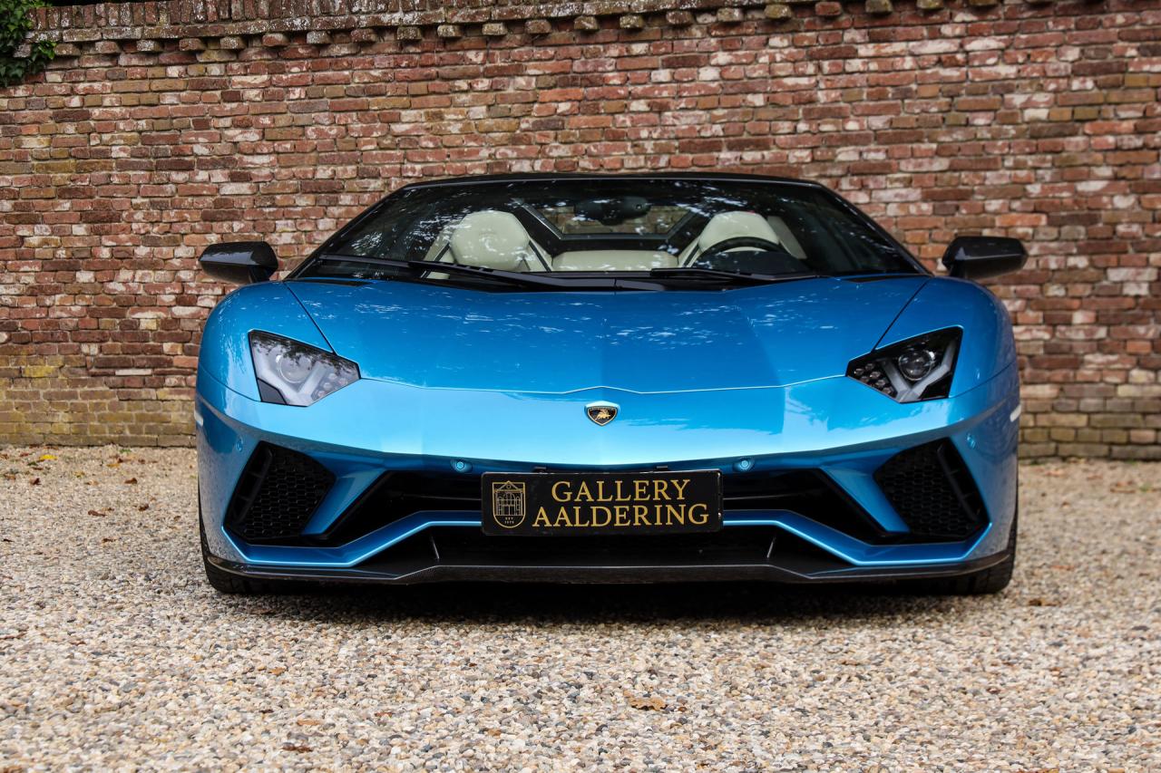 2018 Lamborghini Aventador S Roadster &ldquo;Blu Aegir over Bianco Polar&rdquo;