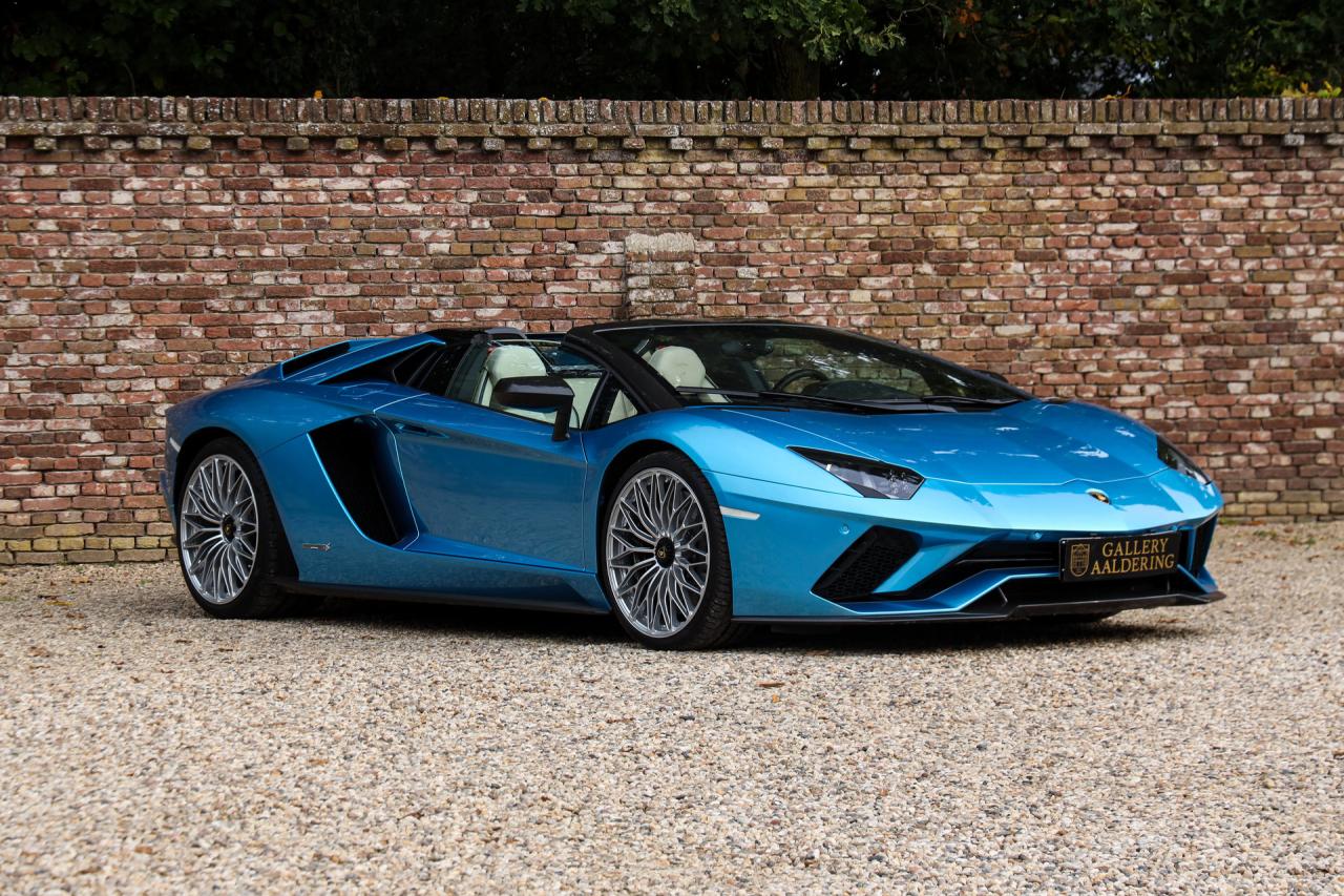 2018 Lamborghini Aventador S Roadster &ldquo;Blu Aegir over Bianco Polar&rdquo;
