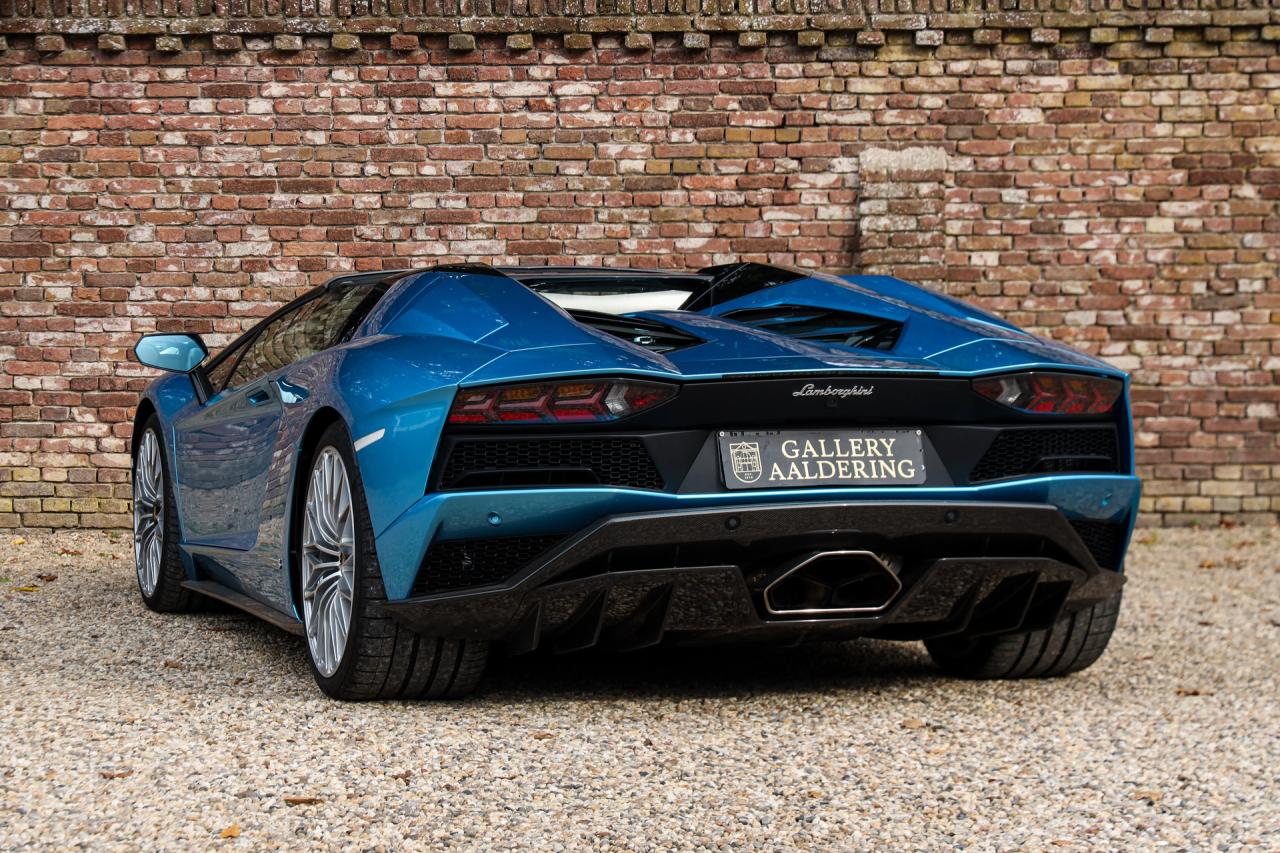 2018 Lamborghini Aventador S Roadster &ldquo;Blu Aegir over Bianco Polar&rdquo;