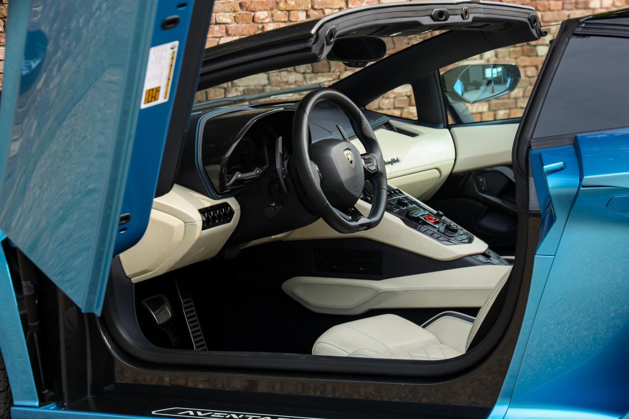 2018 Lamborghini Aventador S Roadster &ldquo;Blu Aegir over Bianco Polar&rdquo;