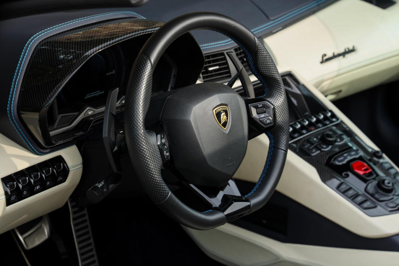2018 Lamborghini Aventador S Roadster &ldquo;Blu Aegir over Bianco Polar&rdquo;